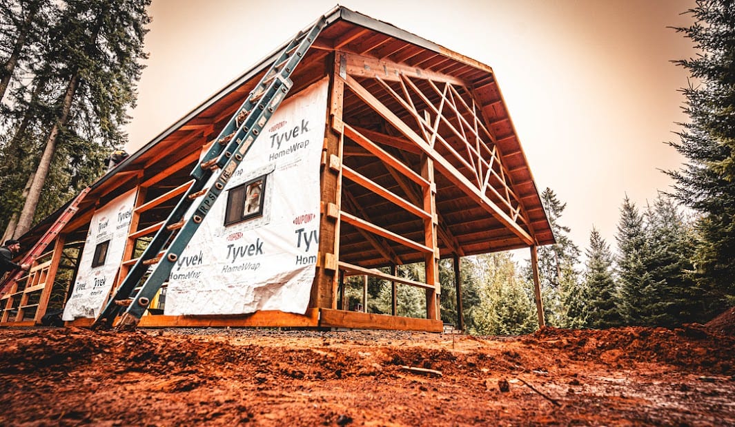Wood-sided barndominium built in Oregon, DC Structures' home market